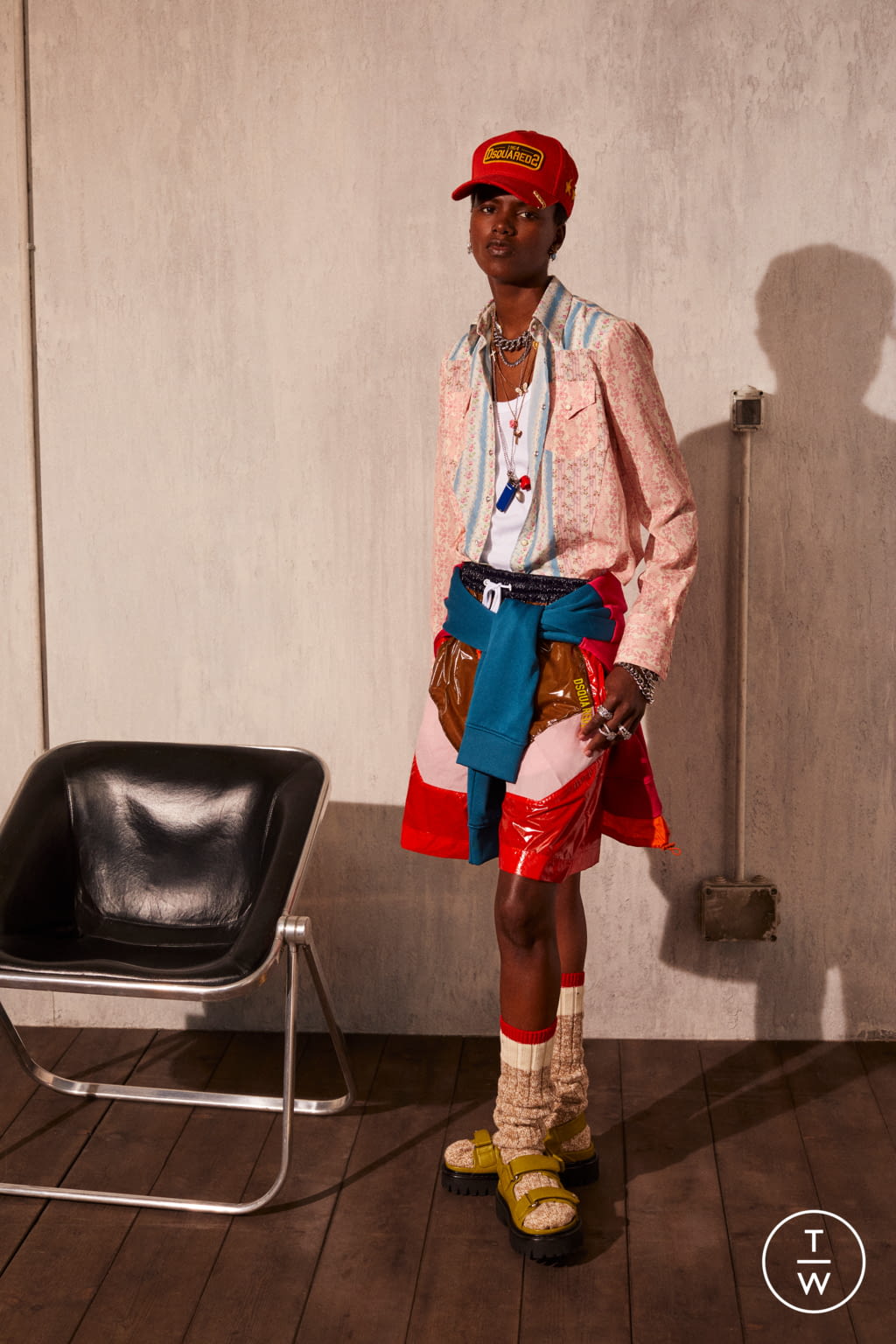 Fashion Week Milan Resort 2022 look 40 from the Dsquared2 collection womenswear