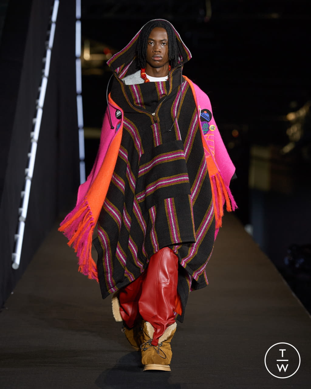 Fashion Week Milan Fall/Winter 2022 look 40 de la collection Dsquared2 menswear