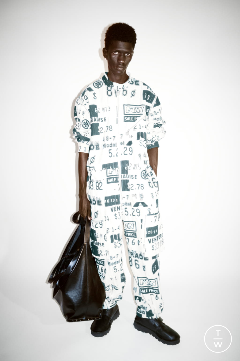 Fashion Week Paris Spring/Summer 2022 look 40 from the Jil Sander collection 男装