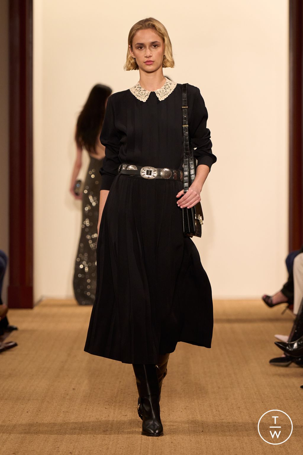 Fashion Week New York Fall/Winter 2024 look 40 from the Ralph Lauren collection 女装