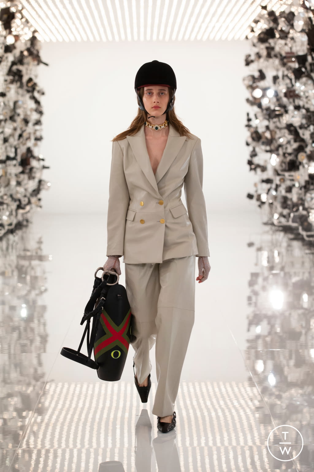 Fashion Week Milan Fall/Winter 2021 look 40 from the Gucci collection 女装