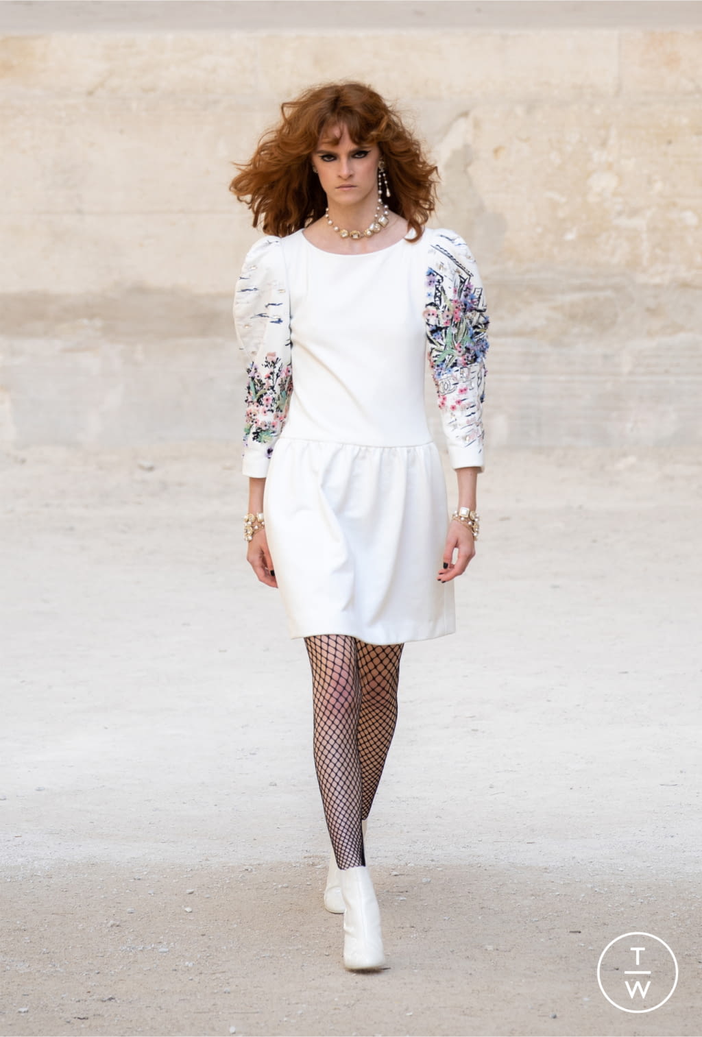 Fashion Week Paris Resort 2022 look 40 from the Chanel collection 女装