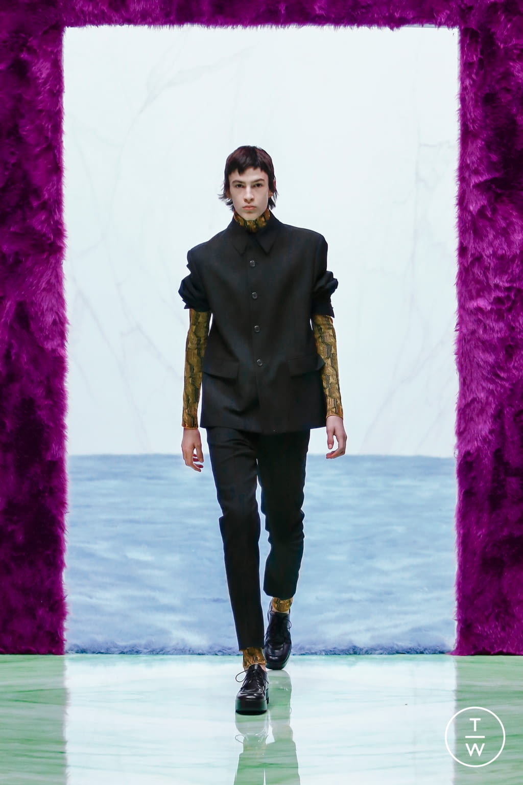 Fashion Week Milan Fall/Winter 2021 look 40 from the Prada collection menswear