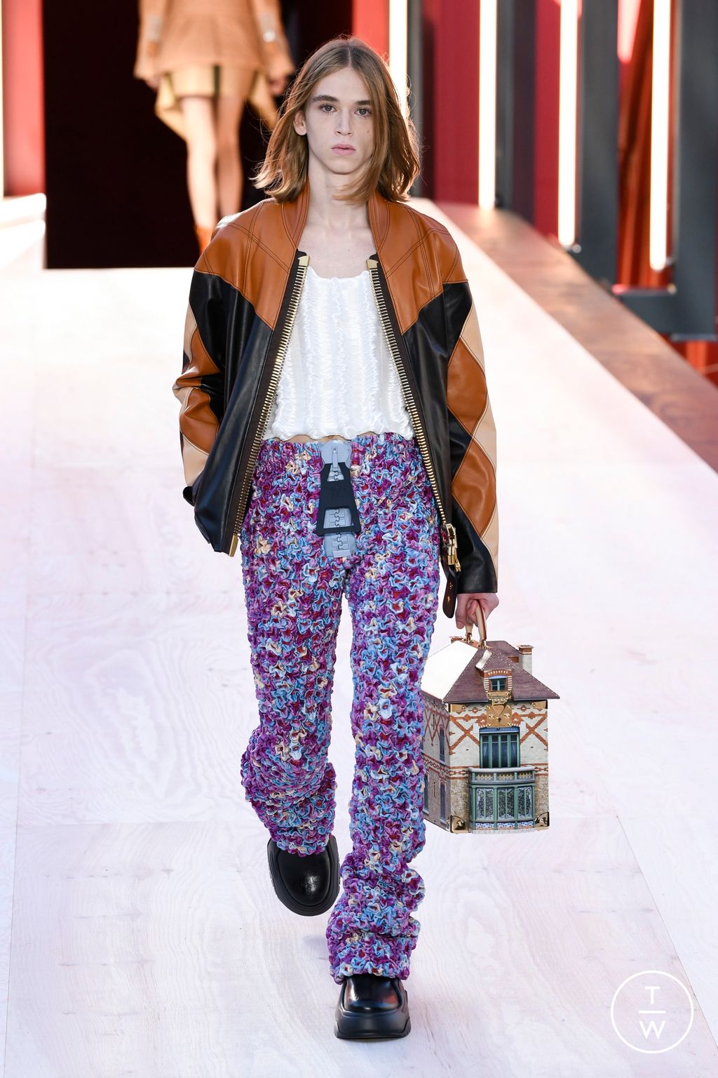 Fashion Week Paris Spring/Summer 2023 look 36 from the Louis Vuitton collection womenswear