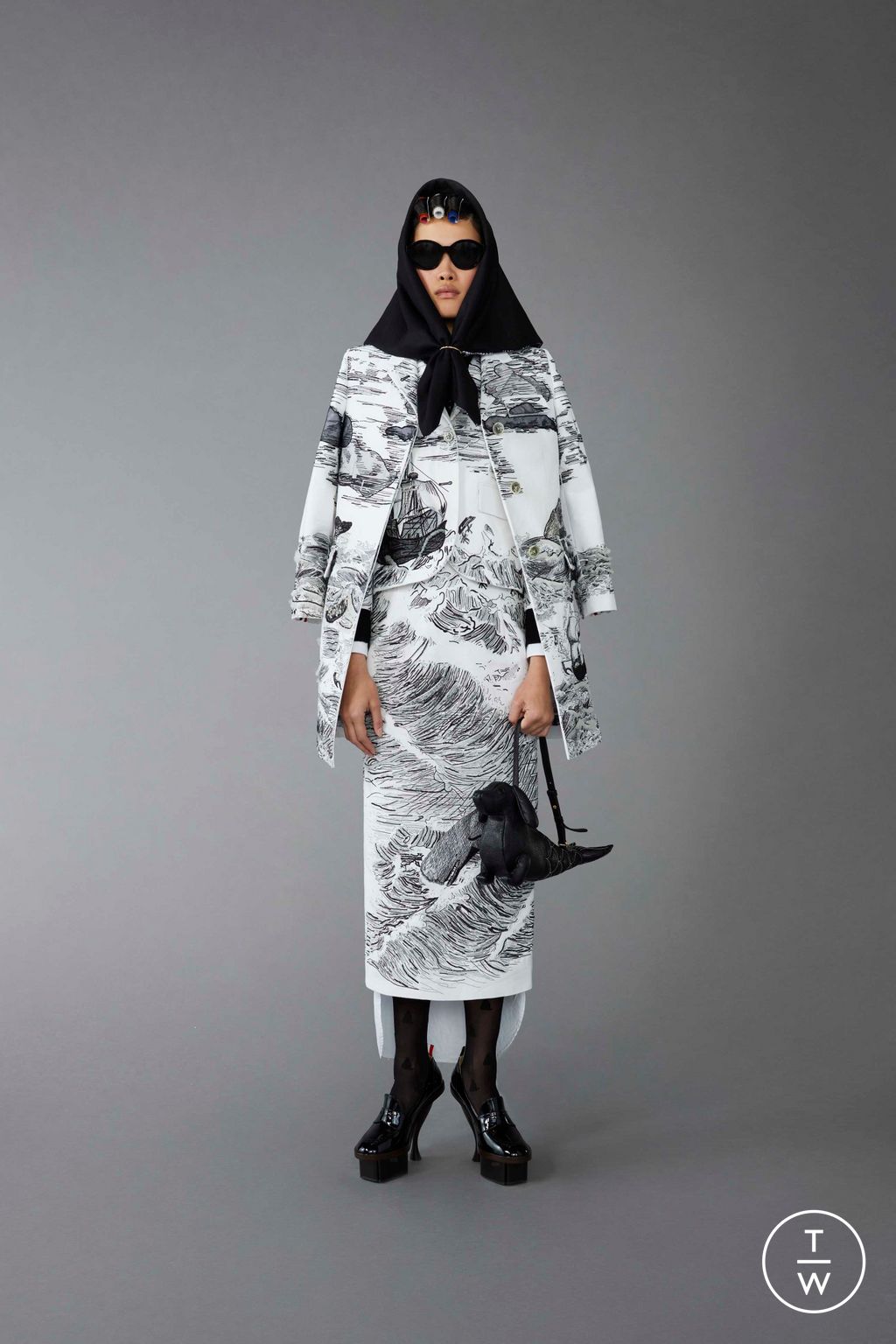 Fashion Week Paris Pre-Fall 2023 look 40 from the Thom Browne collection womenswear