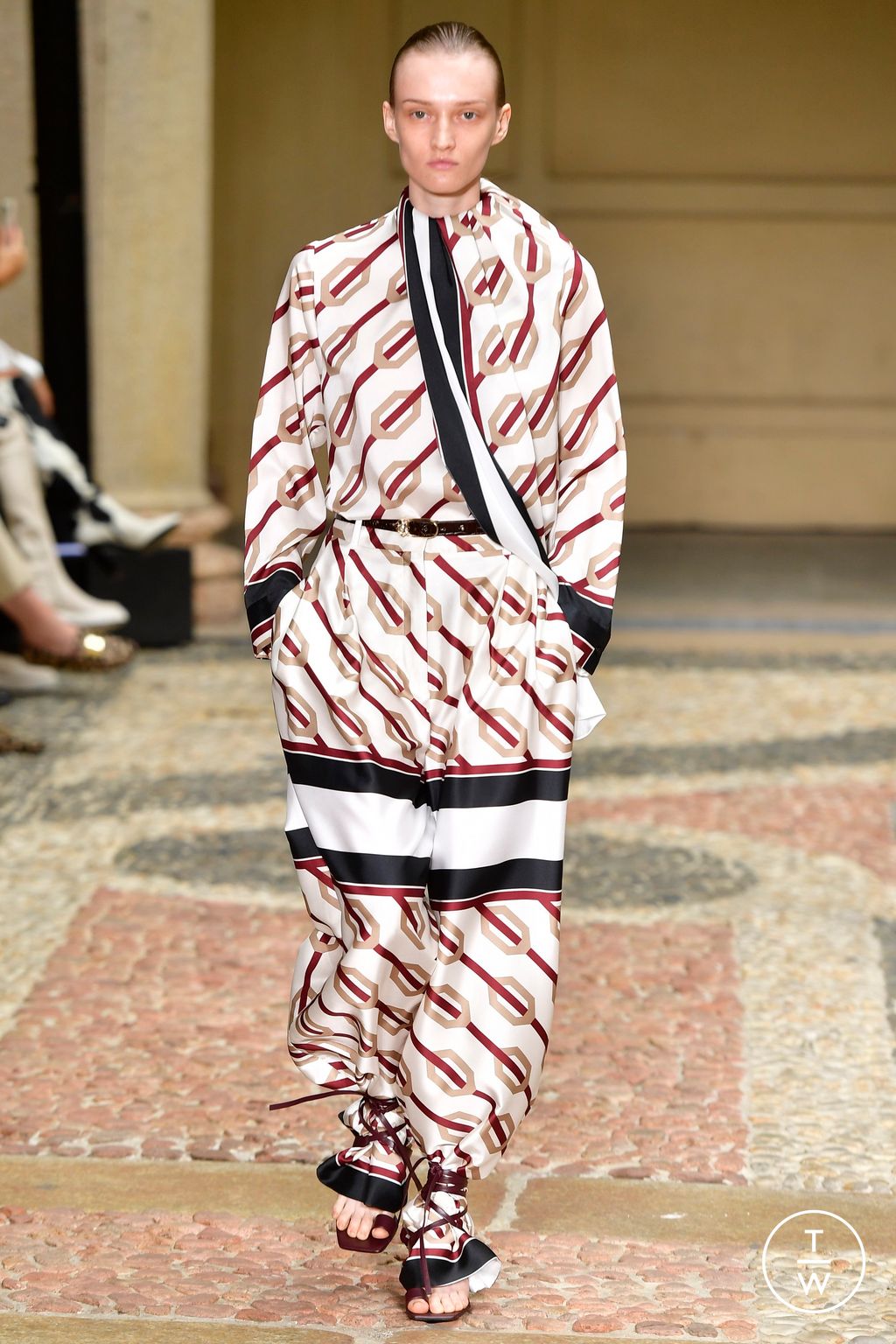Fashion Week Milan Spring/Summer 2023 look 12 de la collection Calcaterra womenswear
