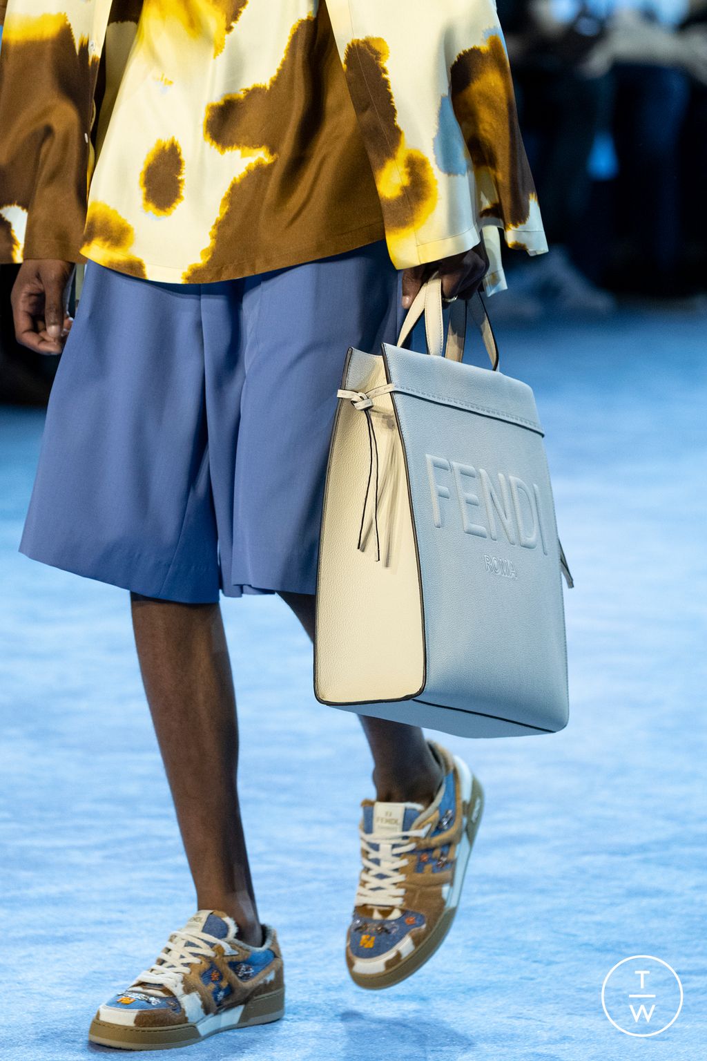 Fashion Week Milan Spring/Summer 2023 look 32 from the Fendi collection 男装配饰