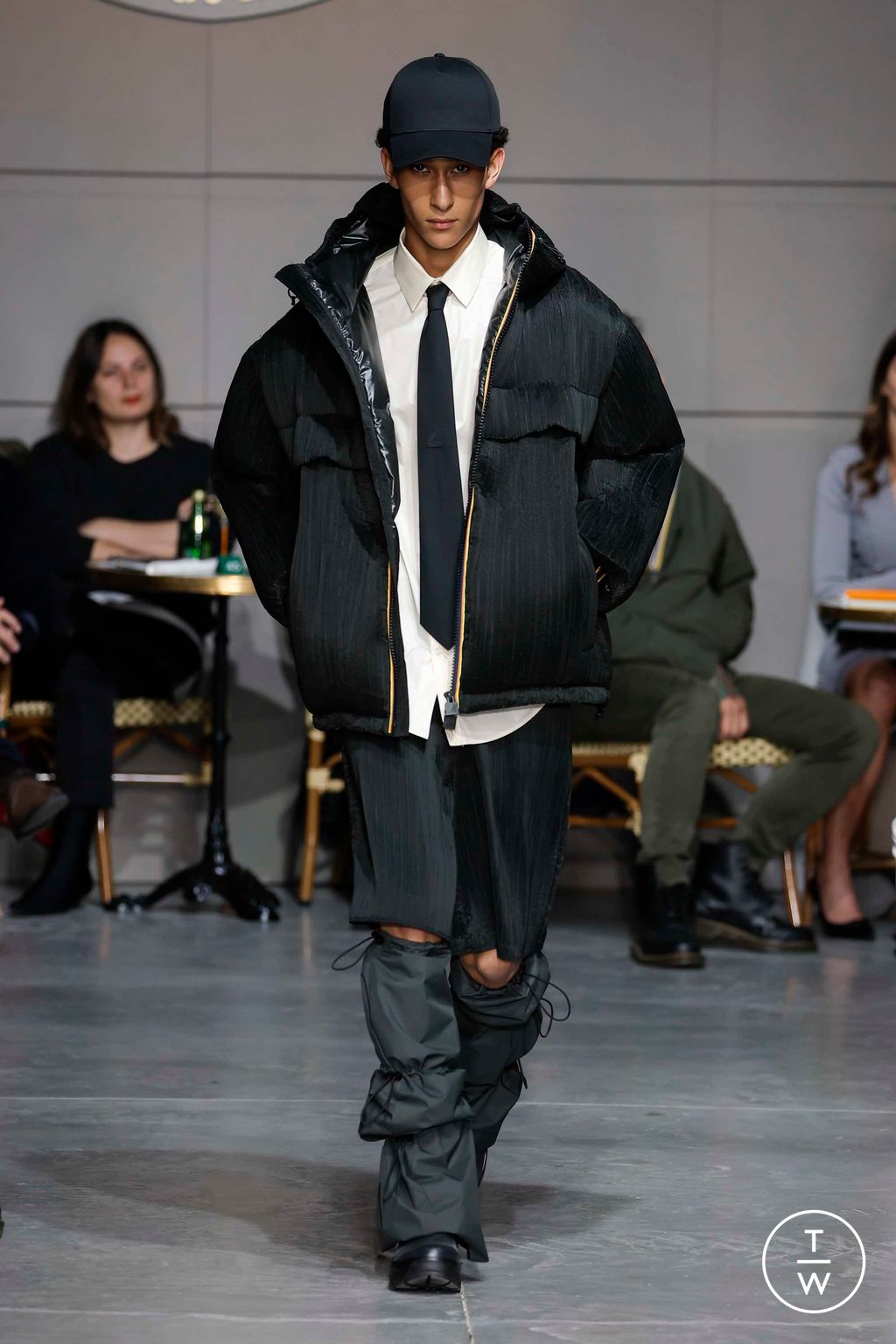 Fashion Week Milan Fall/Winter 2023 look 36 from the K-WAY R&D collection 男装