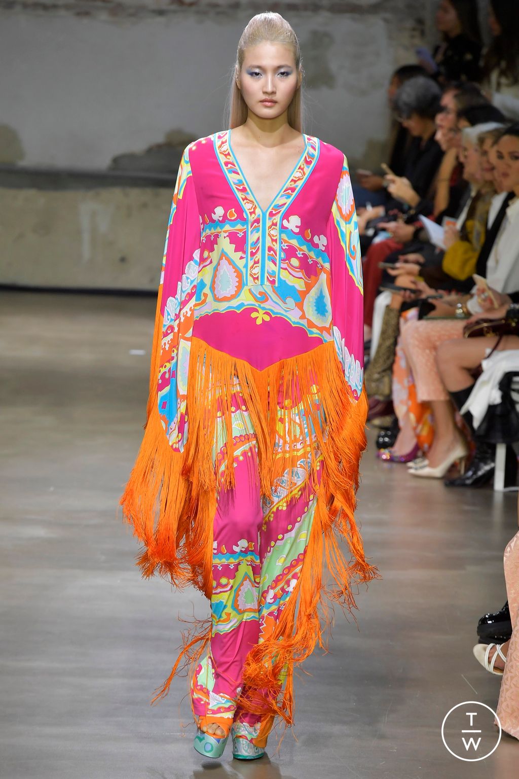 Fashion Week Paris Spring/Summer 2023 look 23 from the Leonard Paris collection 女装