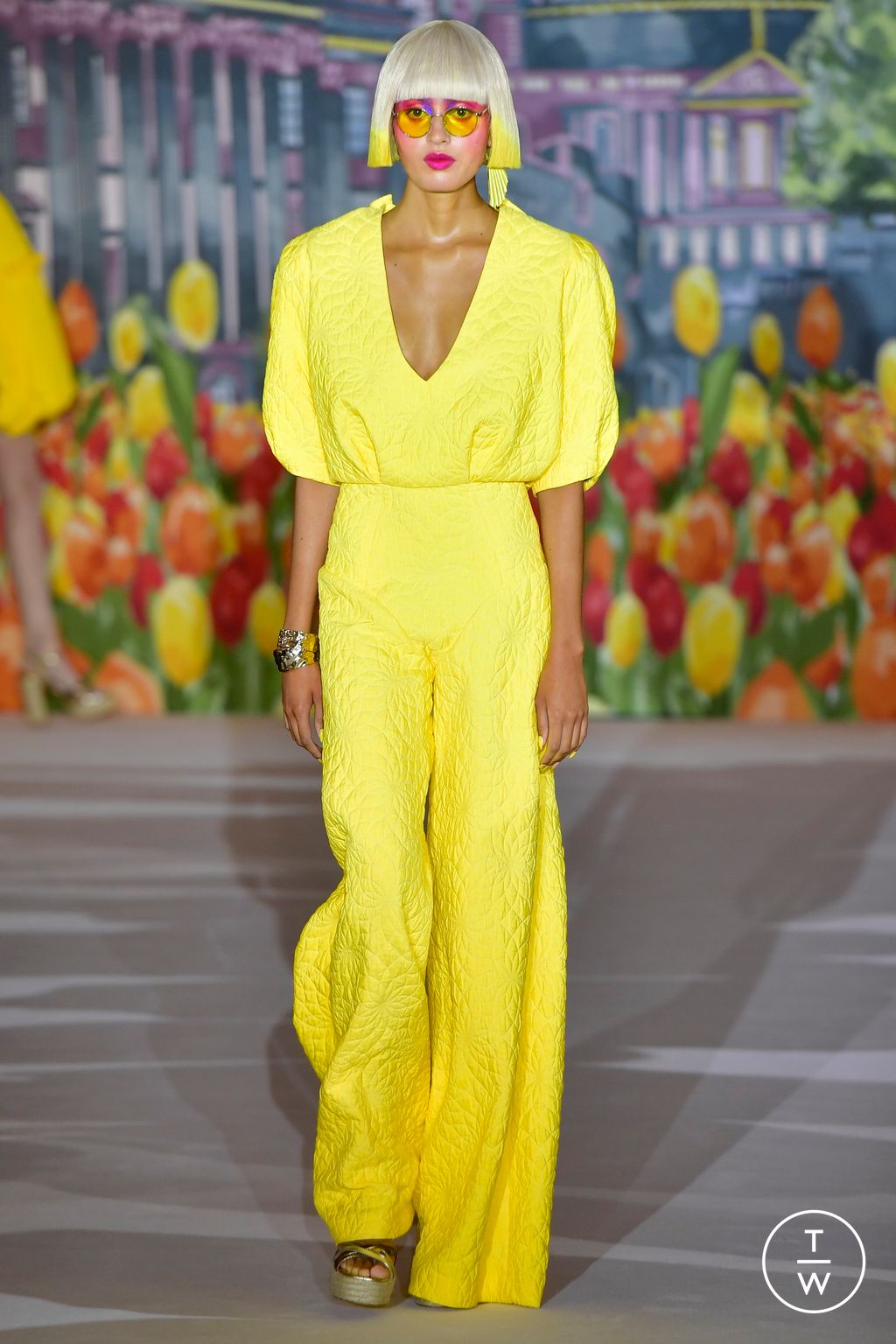 Fashion Week London Spring/Summer 2023 look 10 from the Paul Costelloe collection 女装