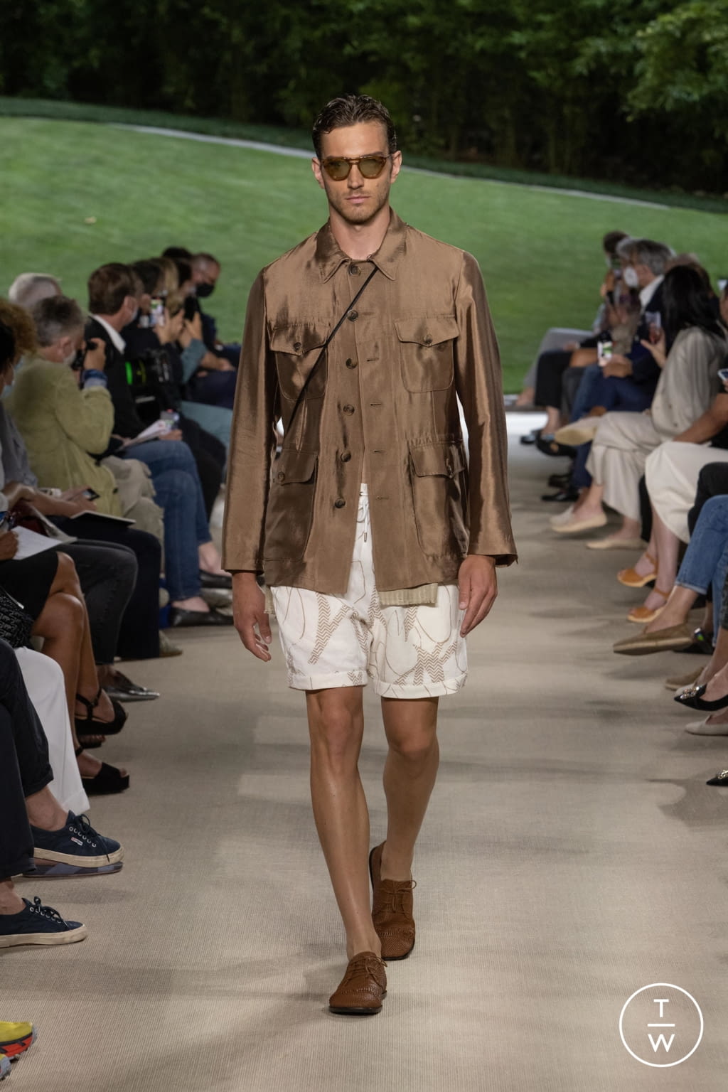 Fashion Week Milan Spring/Summer 2022 look 41 from the Giorgio Armani collection menswear