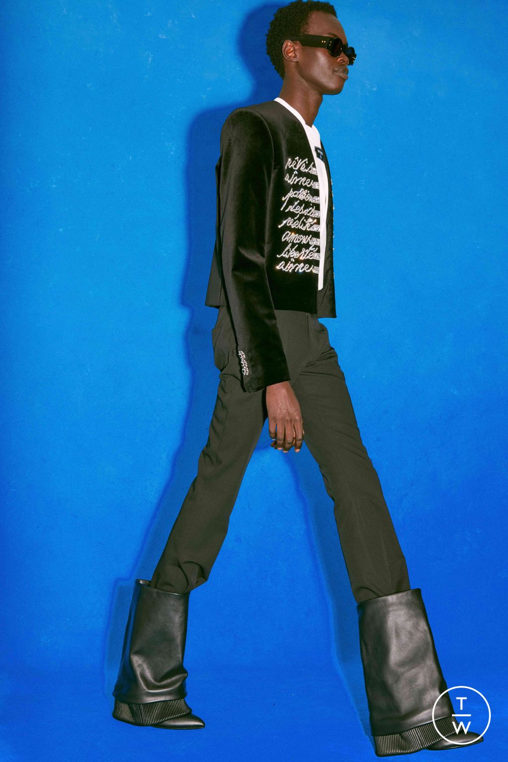 Fashion Week Paris Resort 2025 look 41 from the Balmain collection menswear
