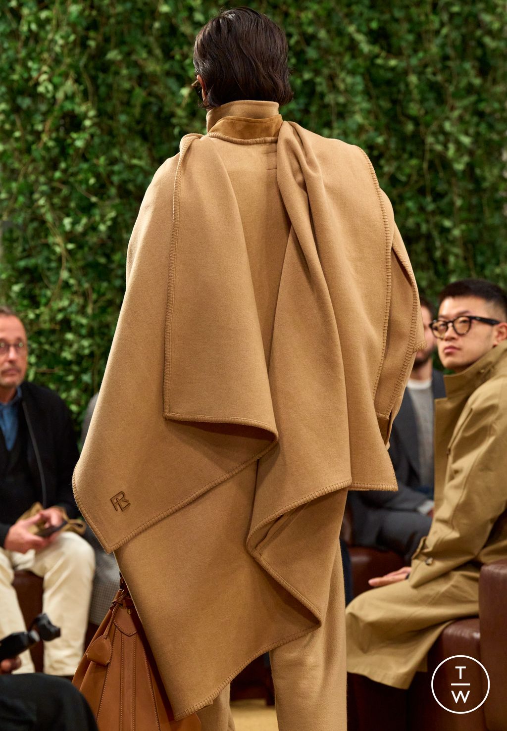 Fashion Week Milan Fall/Winter 2026 look 4 from the Ralph Lauren Purple Label collection 男装配饰