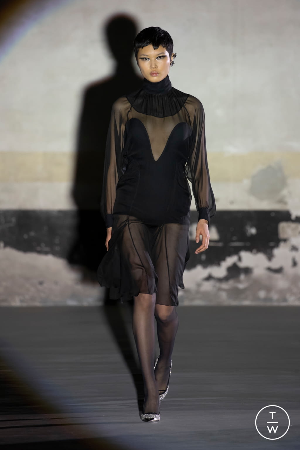 Fashion Week Milan Fall/Winter 2021 look 41 from the N°21 collection 女装