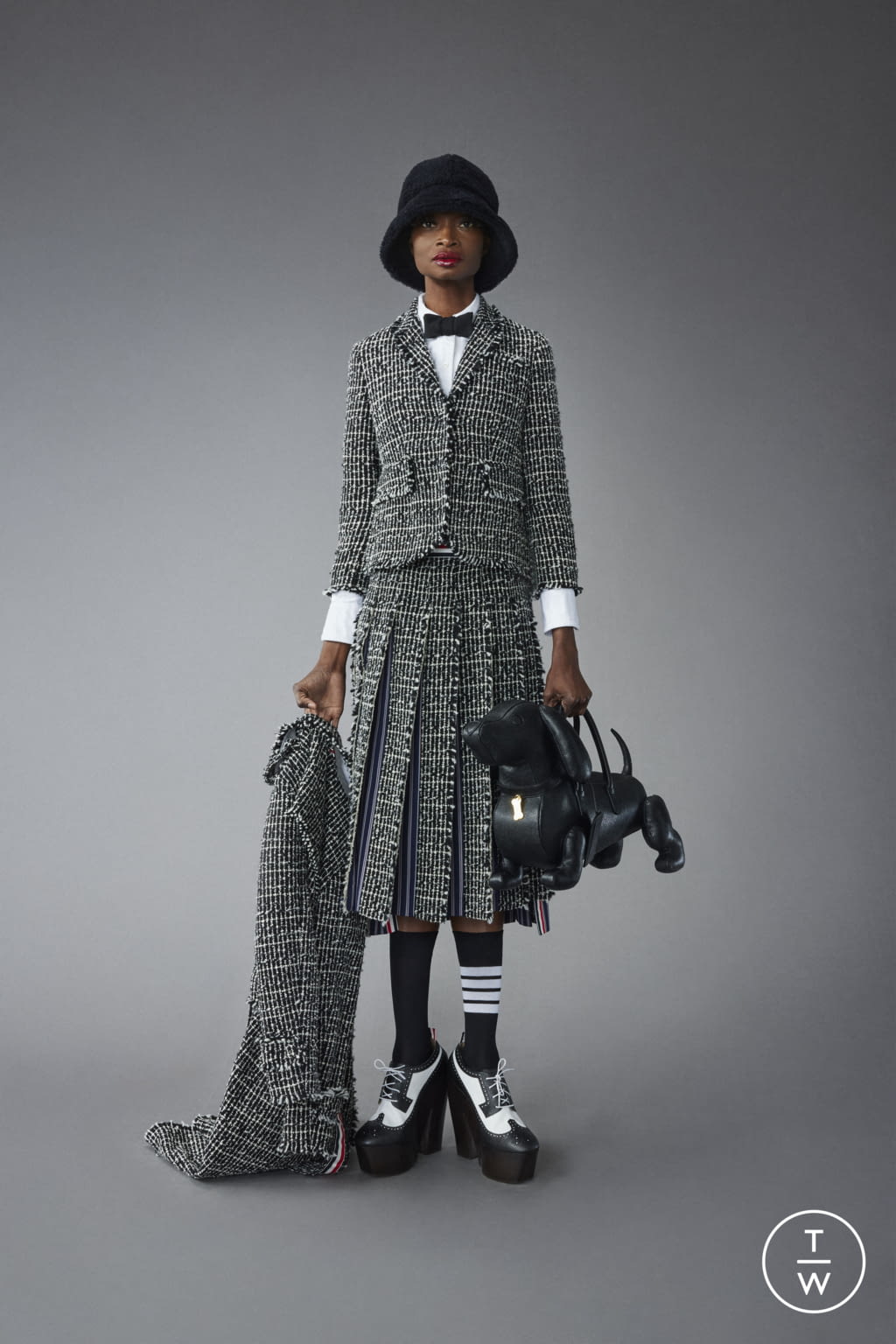 Fashion Week New York Pre-Fall 2022 look 41 from the Thom Browne collection womenswear
