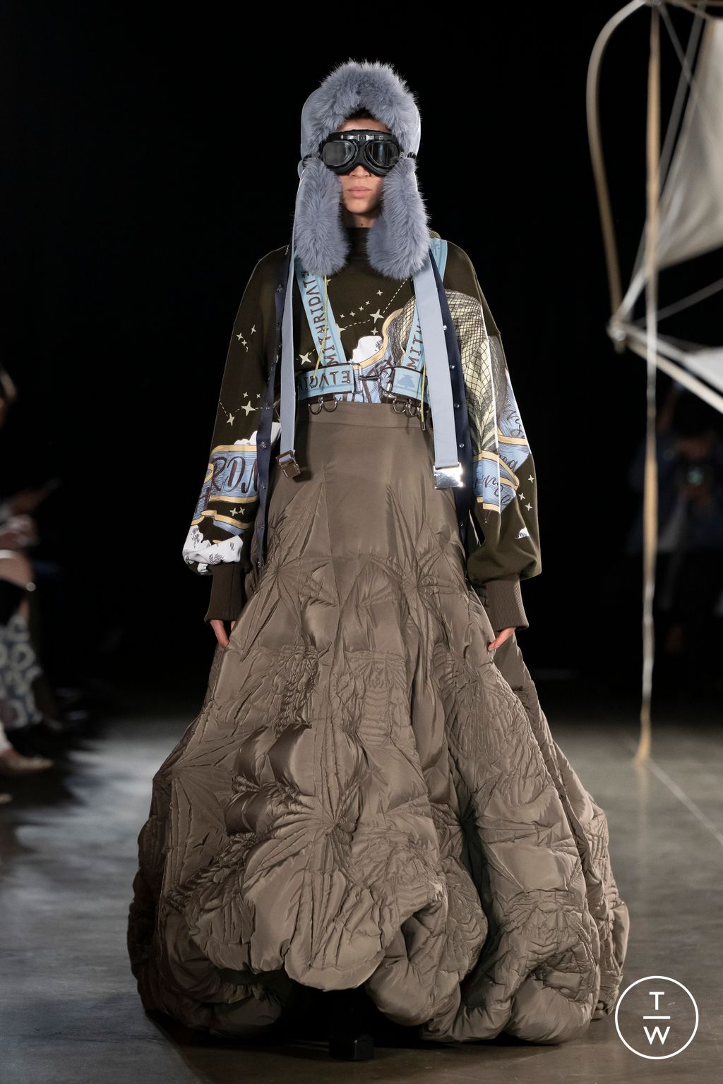 Fashion Week London Fall/Winter 2023 look 41 from the MITHRIDATE collection 女装