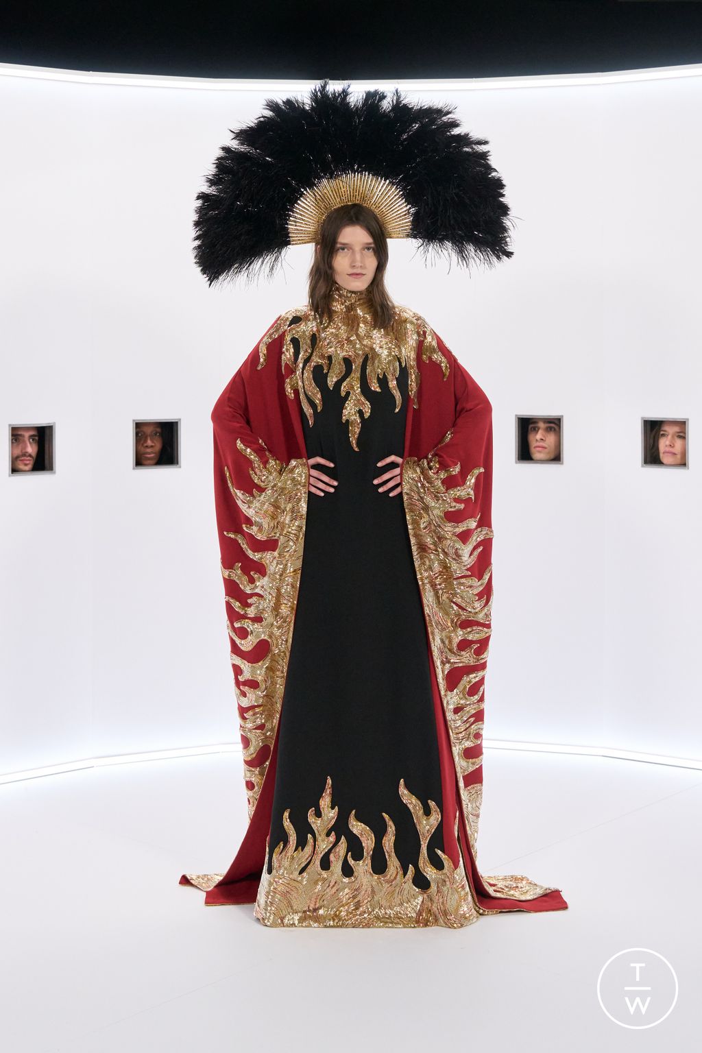 Fashion Week Paris Spring/Summer 2026 look 41 from the Valentino collection couture