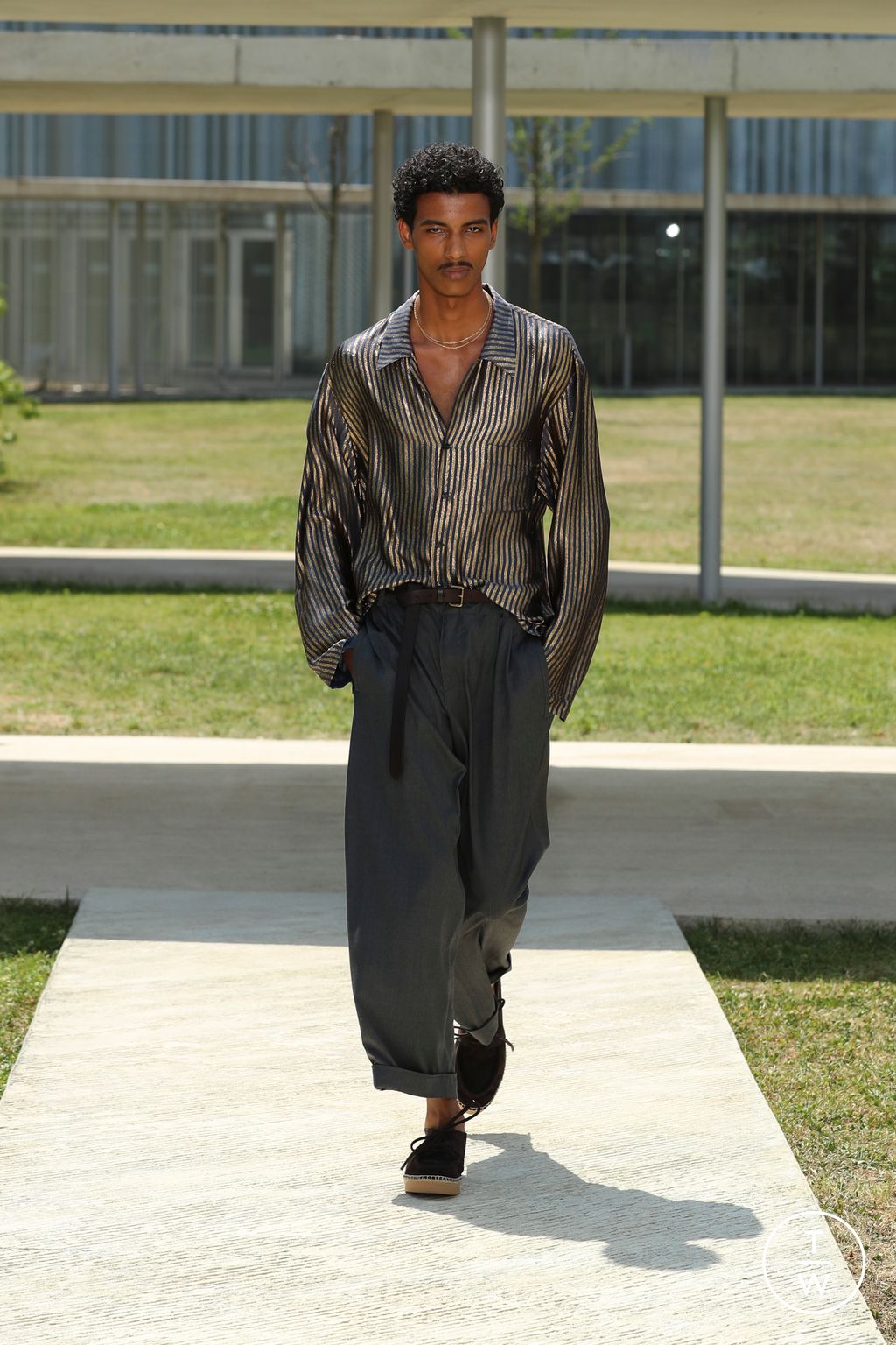 Fashion Week Milan Spring/Summer 2023 look 41 from the Etro collection 男装