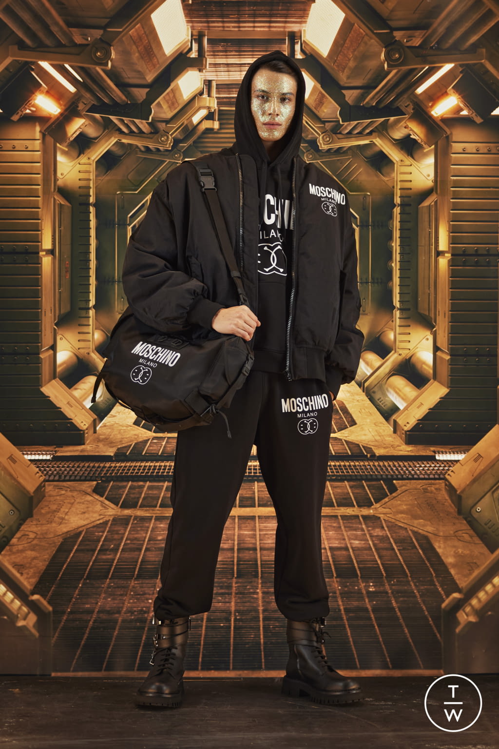 Fashion Week New York Pre-Fall 2022 look 41 de la collection Moschino menswear