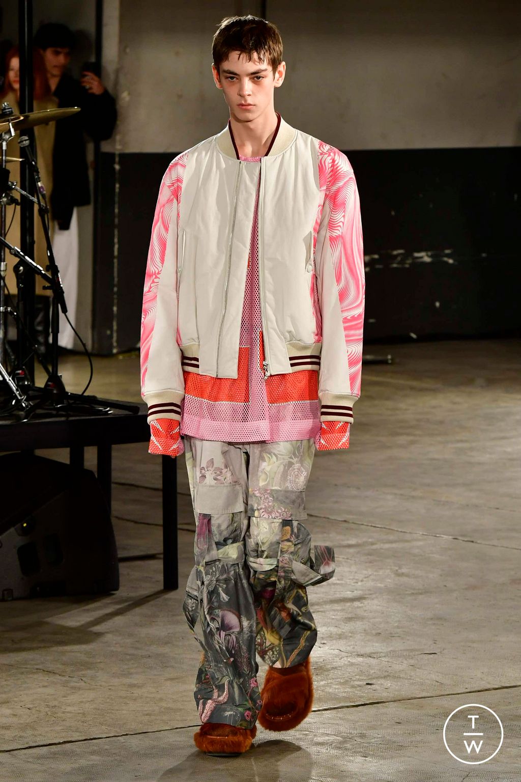 Fashion Week Paris Fall/Winter 2023 look 46 from the Dries Van Noten collection menswear
