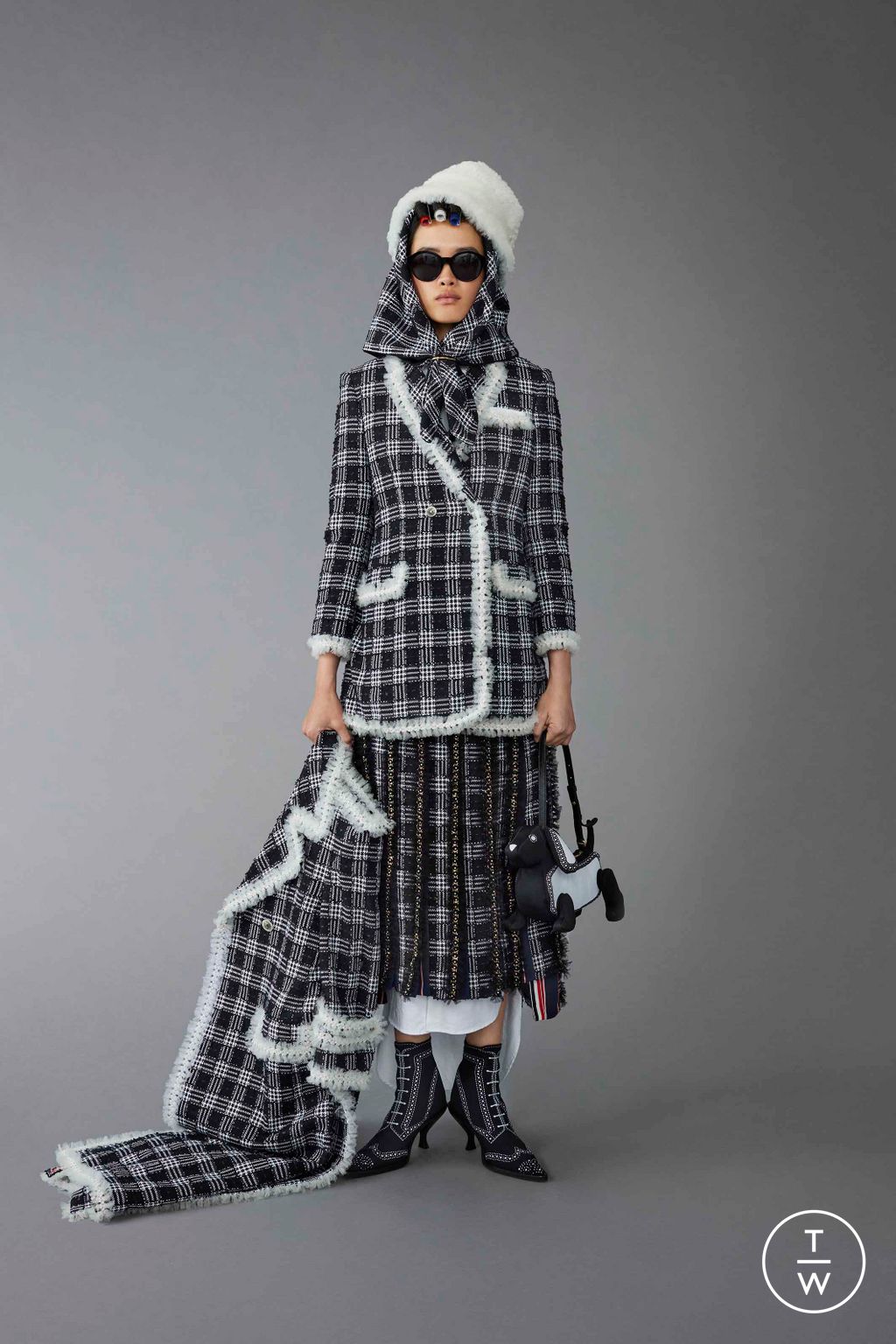 Fashion Week Paris Pre-Fall 2023 look 41 from the Thom Browne collection 女装
