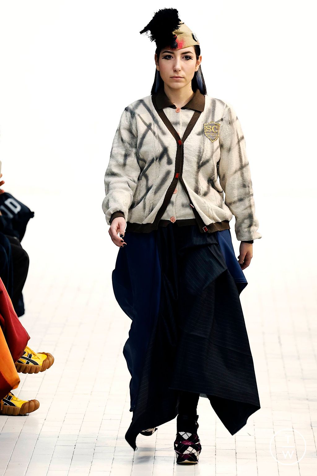 Fashion Week Milan Fall/Winter 2023 look 8 from the Simon Cracker collection 男装