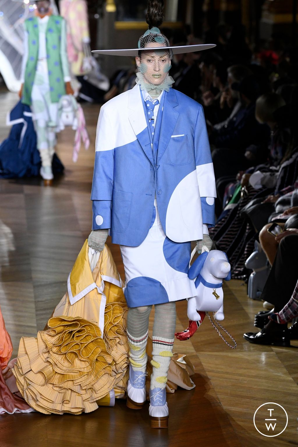 Fashion Week Paris Spring/Summer 2023 look 38 from the Thom Browne collection 女装
