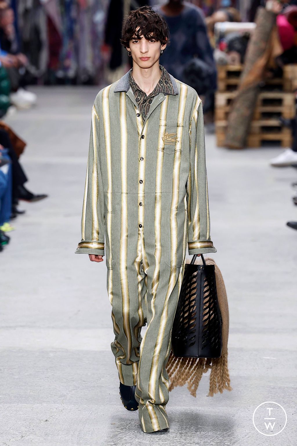 Fashion Week Milan Fall/Winter 2023 look 3 from the Etro collection menswear