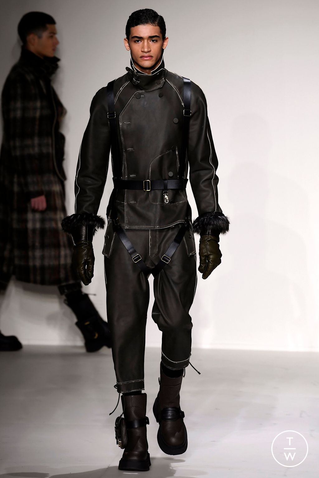 Fashion Week Milan Fall/Winter 2023 look 25 from the Emporio Armani collection menswear