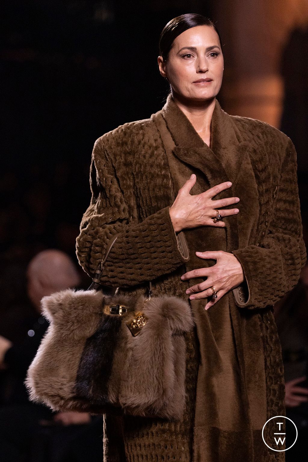 Fashion Week Milan Fall/Winter 2025 look 123 from the Fendi collection 女装配饰