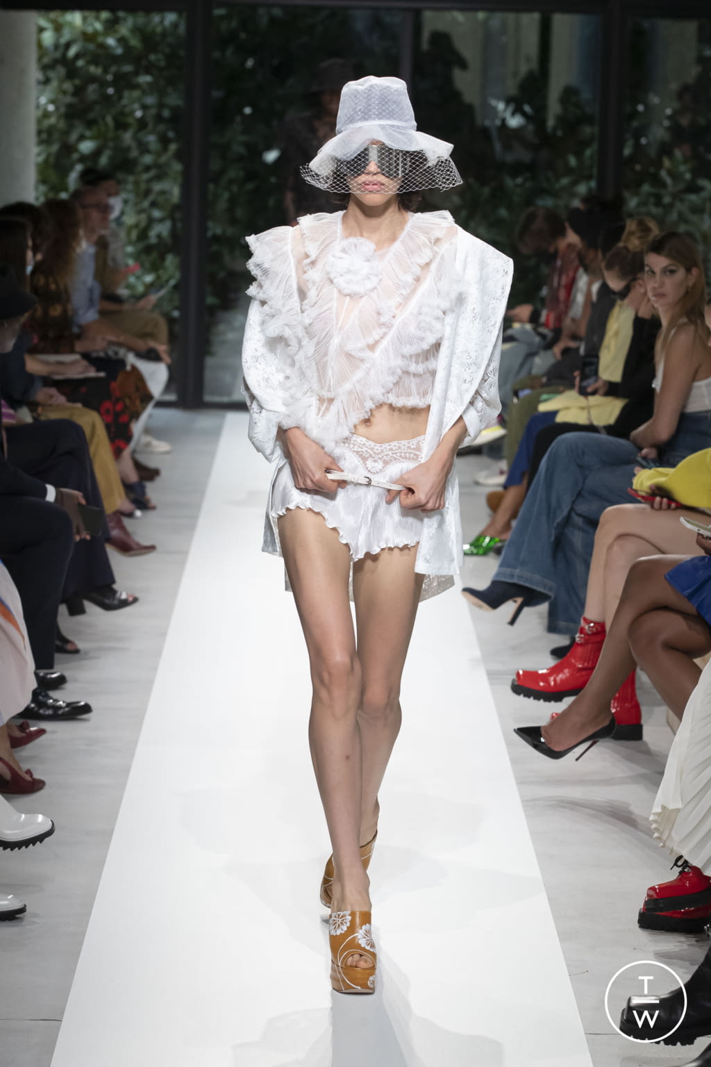 Fashion Week Milan Spring/Summer 2022 look 42 from the Philosophy di Lorenzo Serafini collection 女装