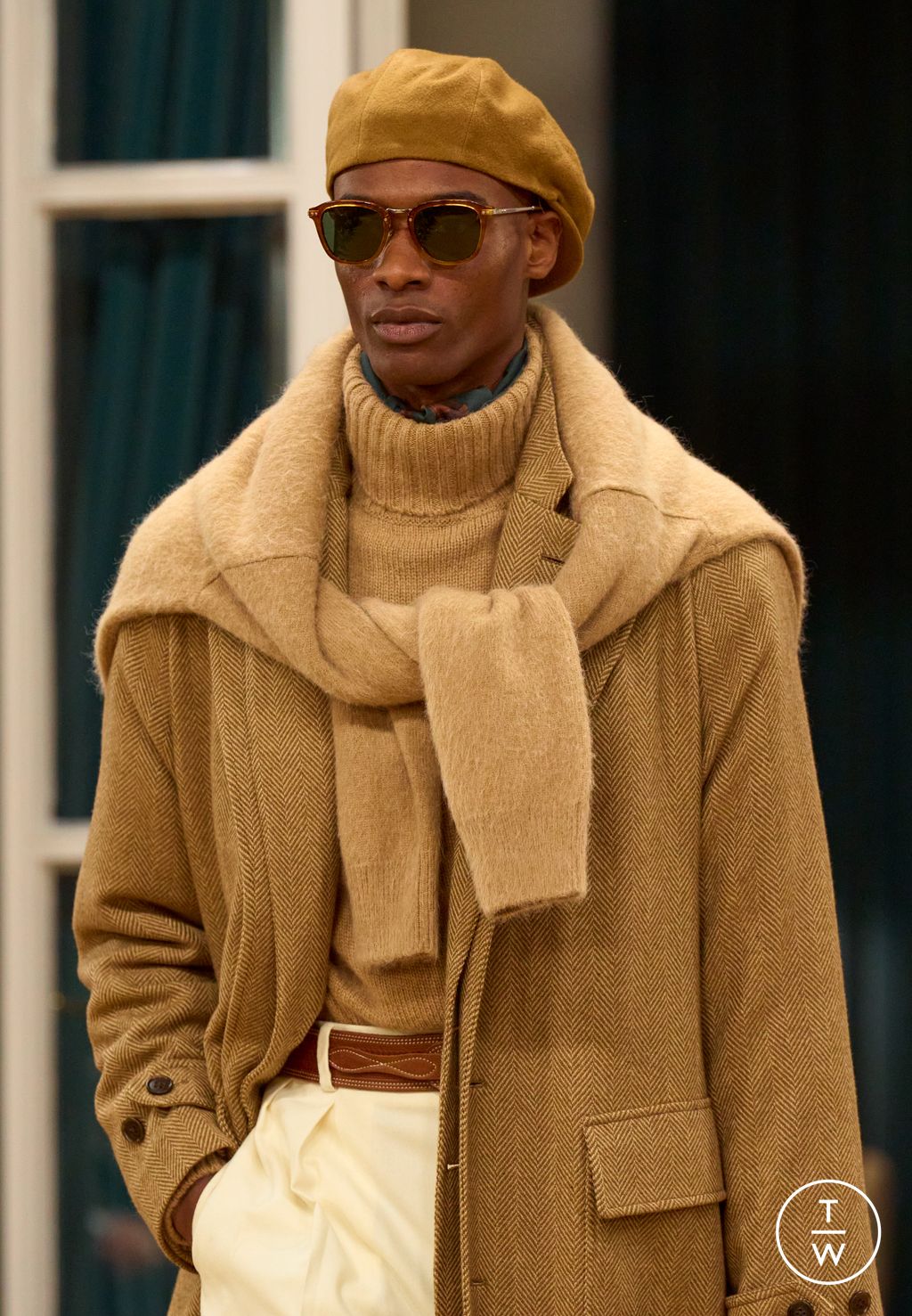 Fashion Week Milan Fall/Winter 2026 look 5 from the Ralph Lauren Purple Label collection menswear accessories