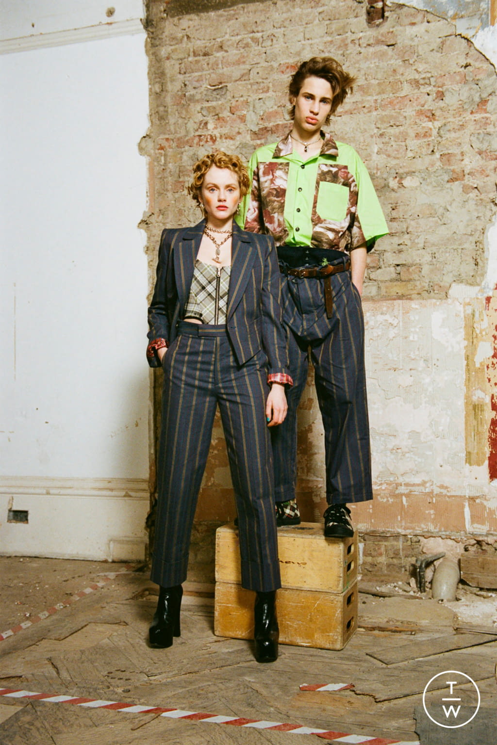 Fashion Week London Fall/Winter 2021 look 42 from the Vivienne Westwood collection womenswear