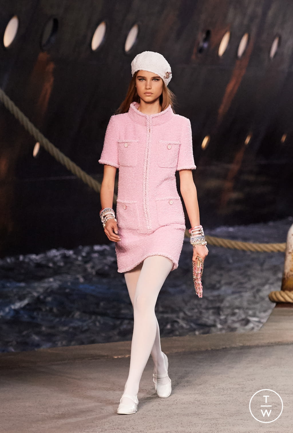 Fashion Week Paris Resort 2019 look 42 from the Chanel collection 女装