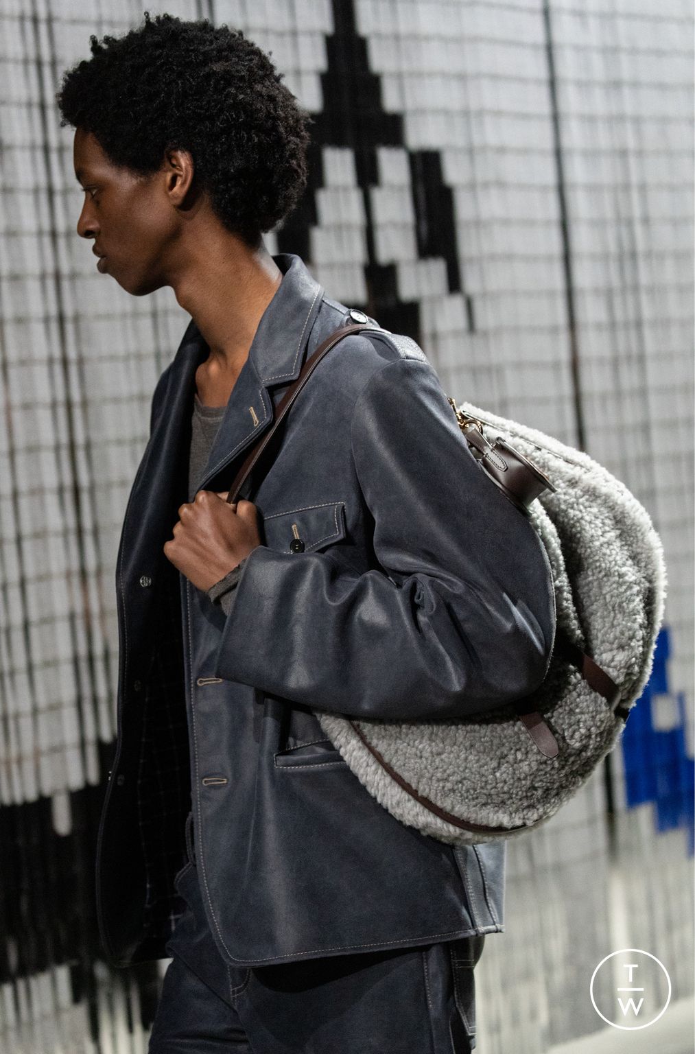 Fashion Week Milan Fall/Winter 2025 look 42 from the Etro collection 女装配饰