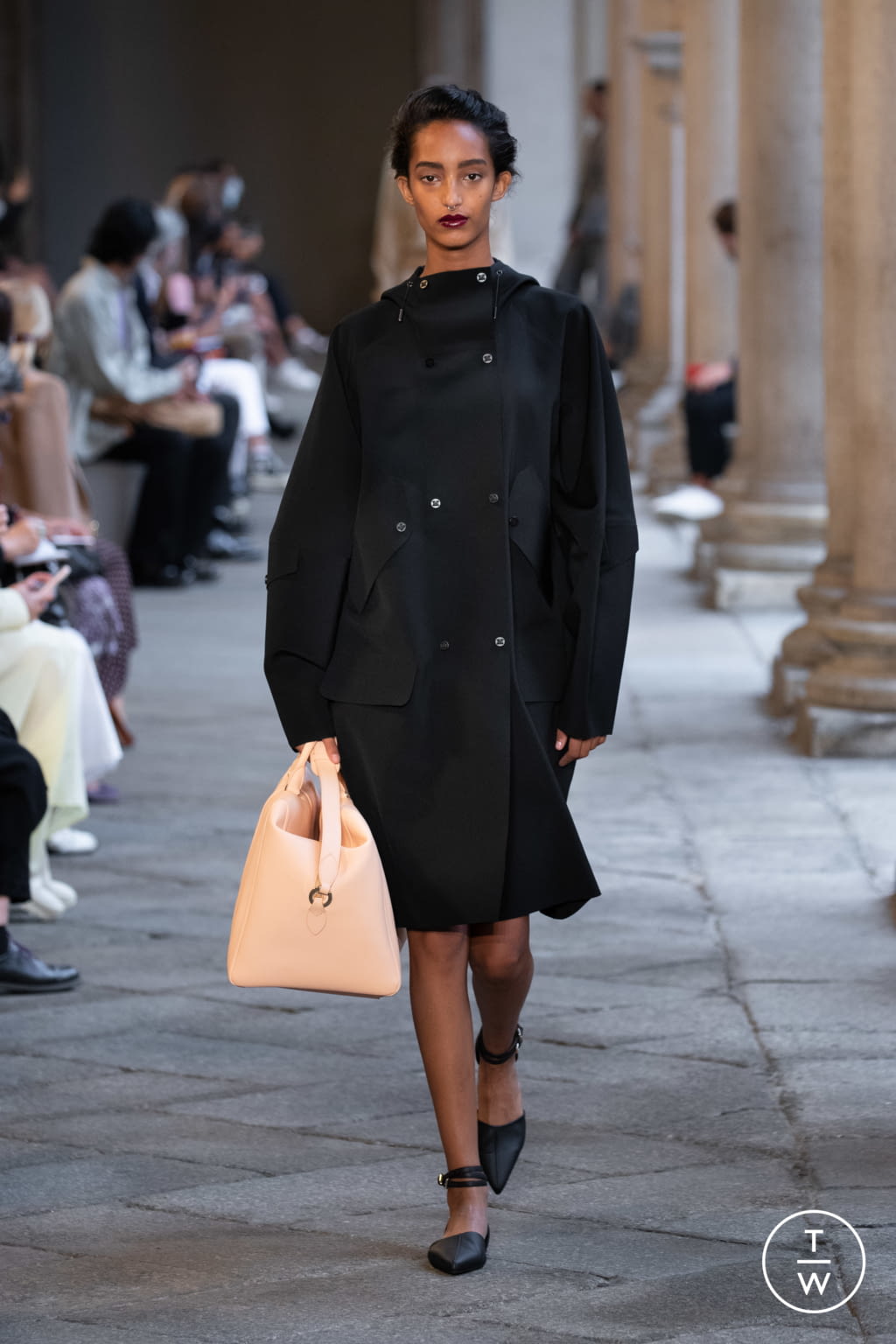 Fashion Week Milan Spring/Summer 2021 look 42 from the Max Mara collection 女装