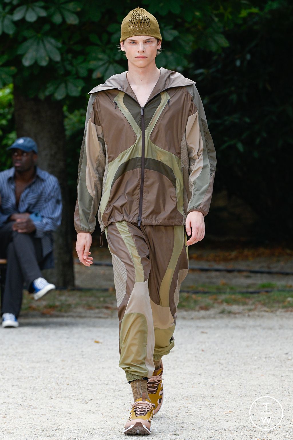 Fashion Week Paris Spring/Summer 2026 look 42 from the White Mountaineering collection menswear