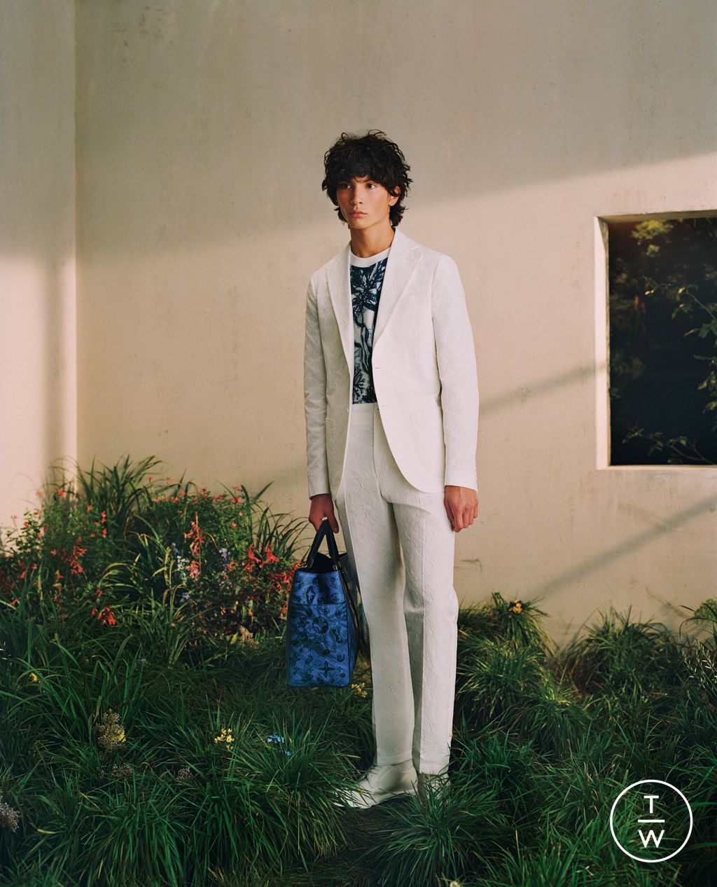 Fashion Week Paris Pre-Fall 2023 look 46 from the Louis Vuitton collection menswear