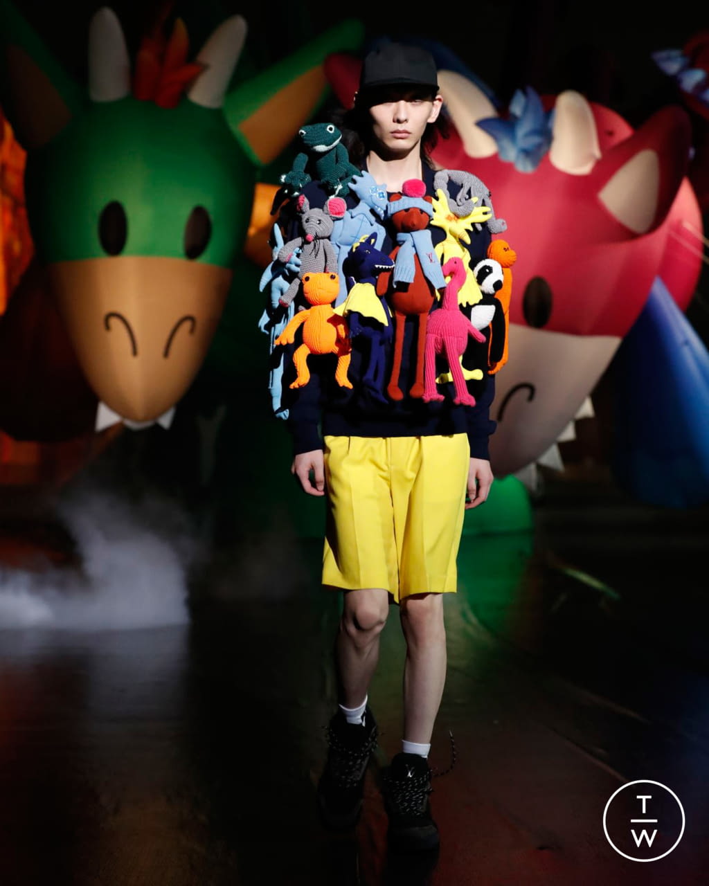 Fashion Week Paris Spring/Summer 2021 look 102 from the Louis Vuitton collection 男装