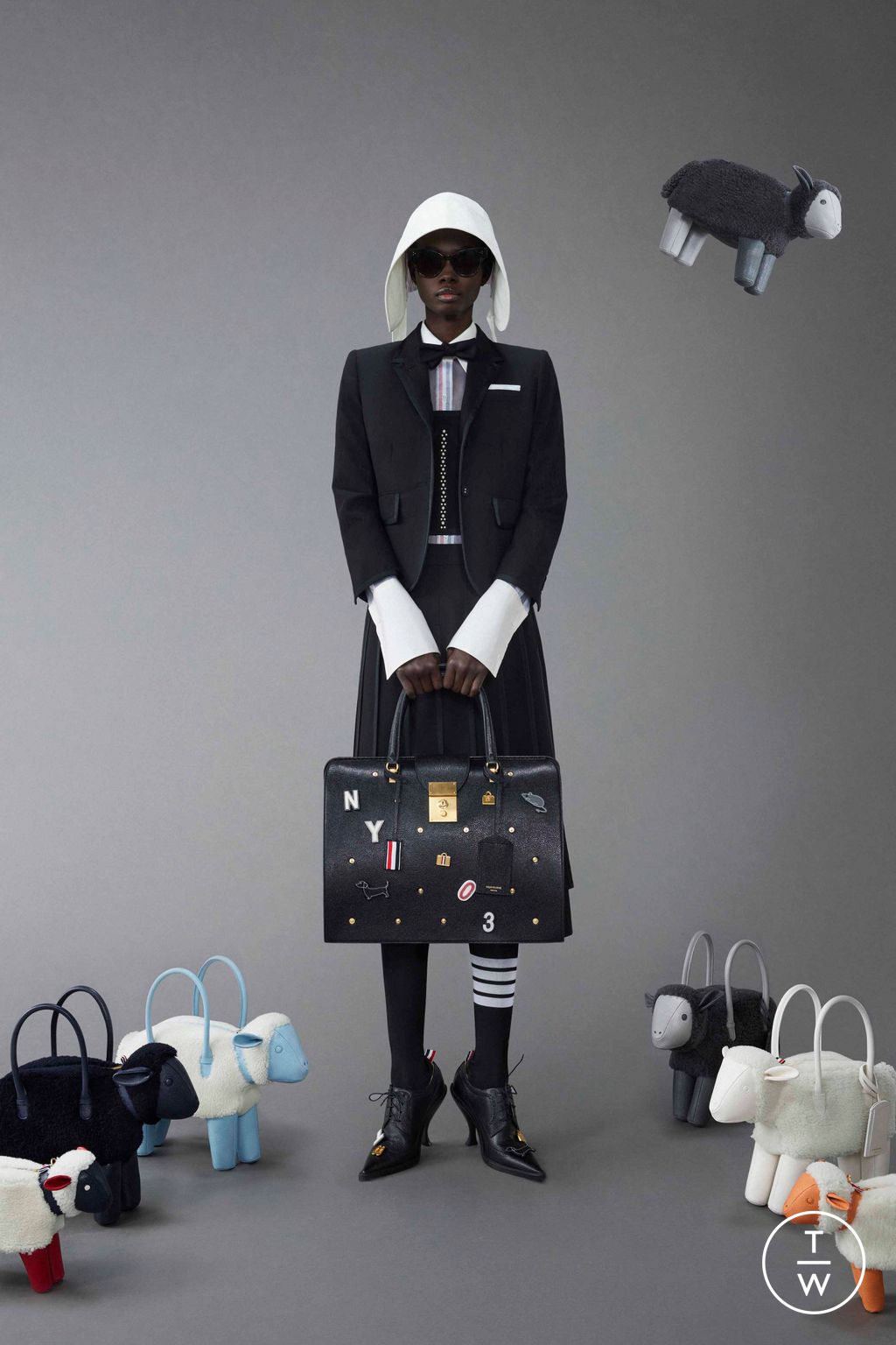 Fashion Week New York Resort 2024 look 42 from the Thom Browne collection 女装