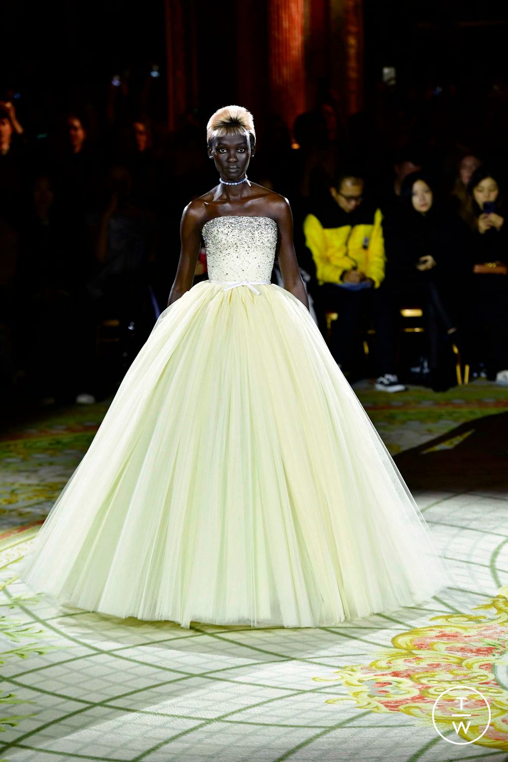 Fashion Week Paris Spring/Summer 2023 look 1 from the Viktor & Rolf collection couture