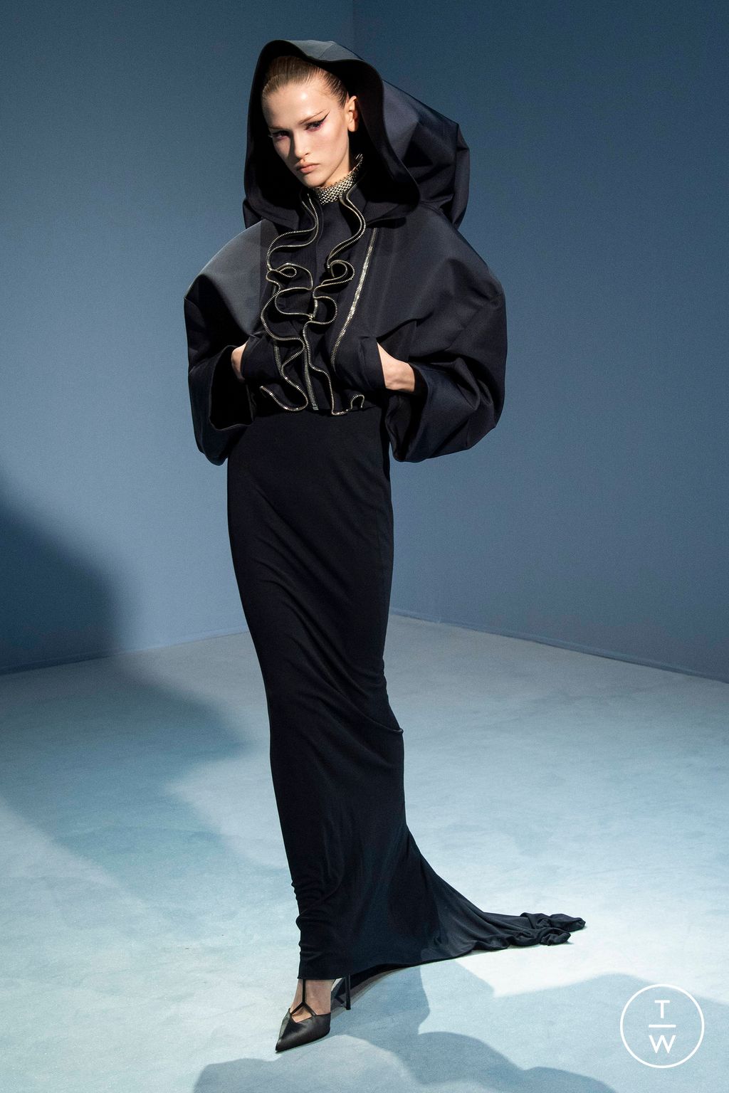 Fashion Week Paris Spring/Summer 2023 look 24 de la collection Jean Paul Gaultier couture