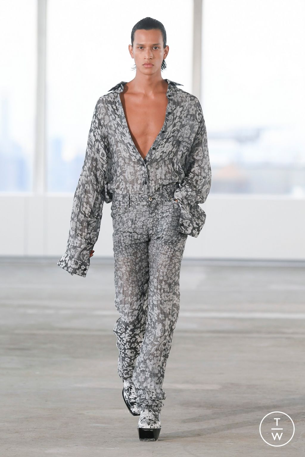 Fashion Week New York Spring/Summer 2023 look 25 from the Peter Do collection womenswear