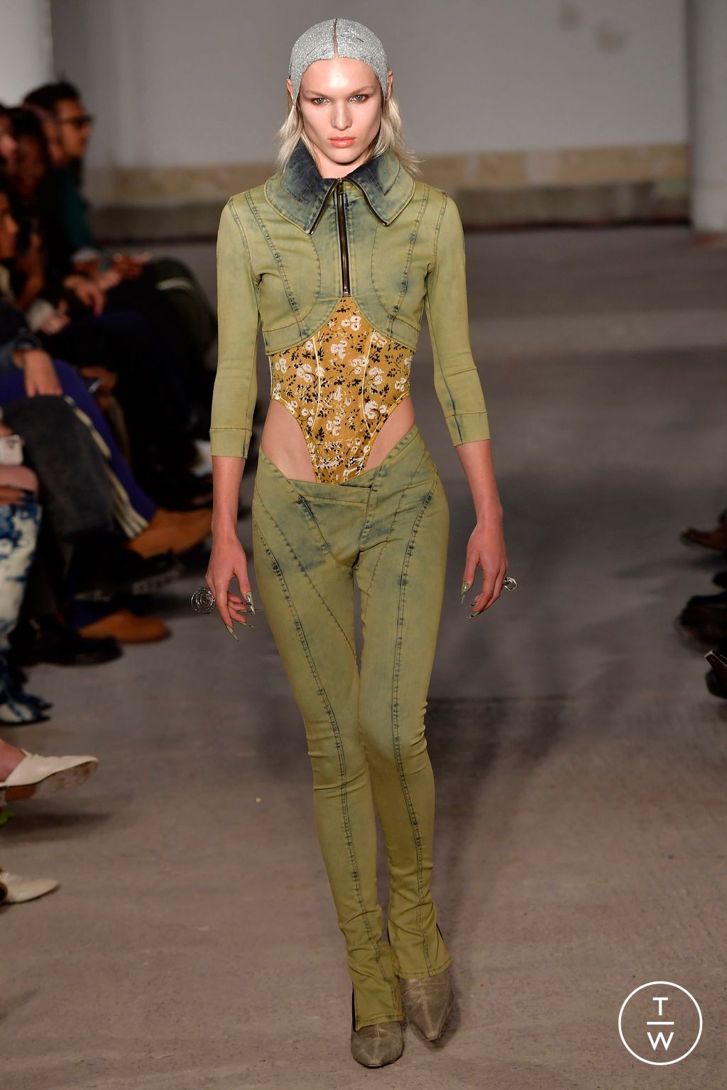 Fashion Week London Spring/Summer 2023 look 17 from the KNWLS collection 女装