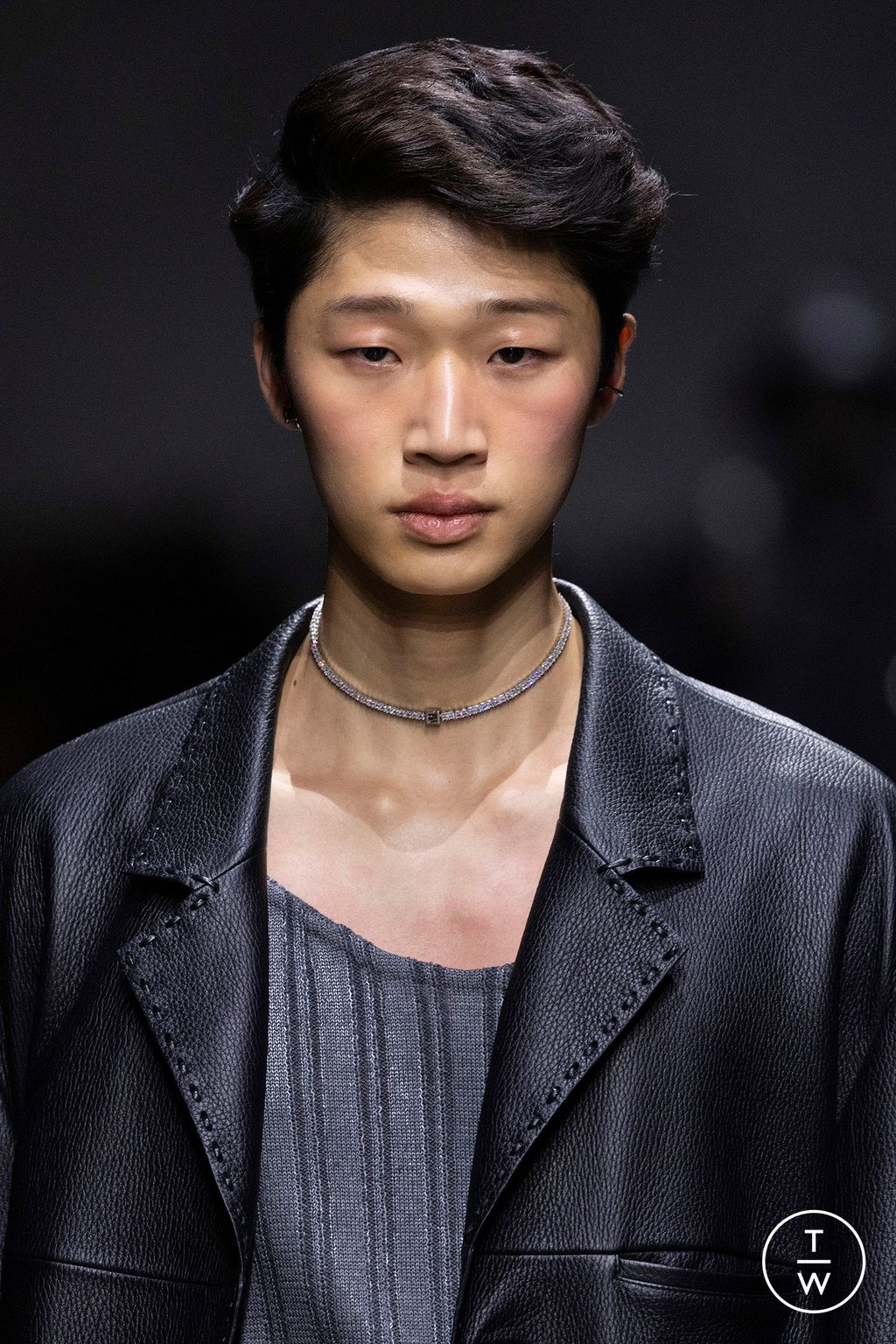 Fashion Week Paris Fall/Winter 2024 look 102 from the Fendi collection 男装配饰