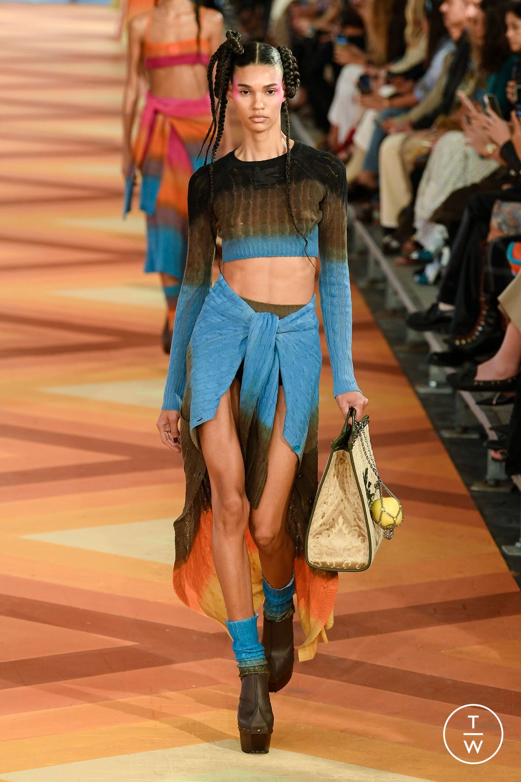Fashion Week Milan Spring/Summer 2023 look 16 from the Etro collection womenswear