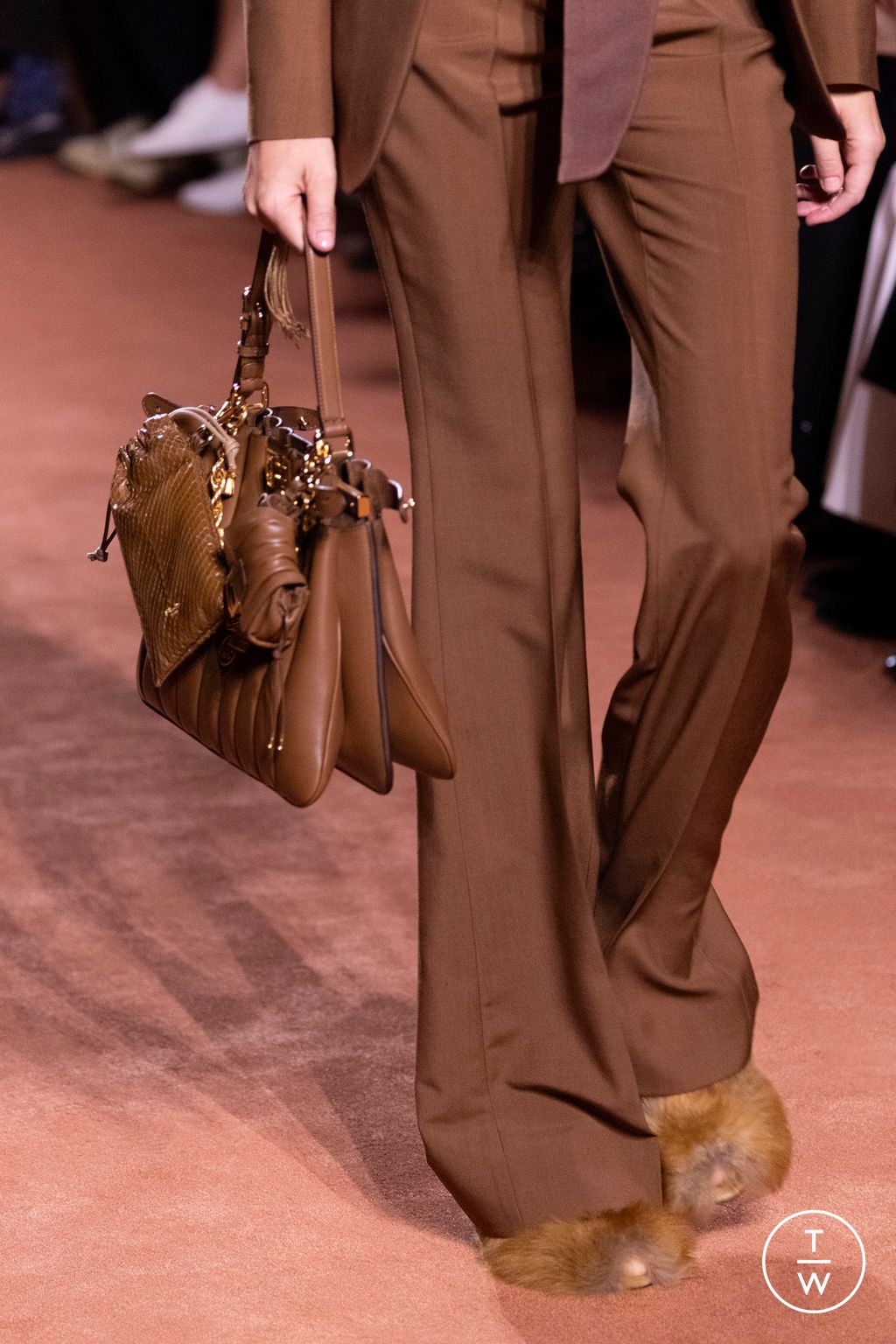 Fashion Week Milan Fall/Winter 2025 look 126 from the Fendi collection 女装配饰