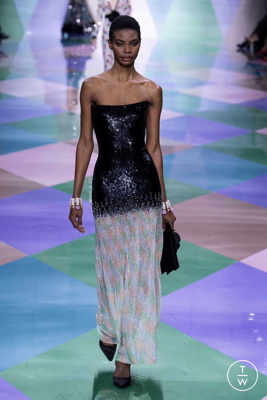 Fashion Week Paris Spring/Summer 2023 look 29 from the Giorgio Armani Privé collection couture