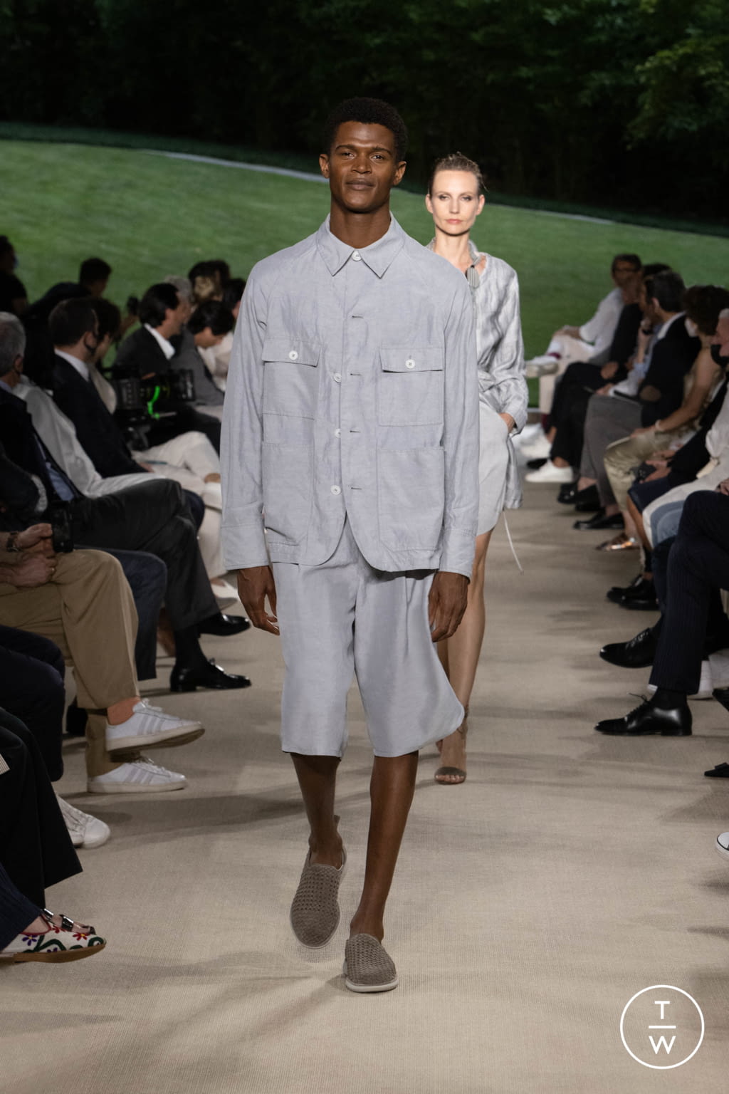 Fashion Week Milan Spring/Summer 2022 look 43 from the Giorgio Armani collection menswear