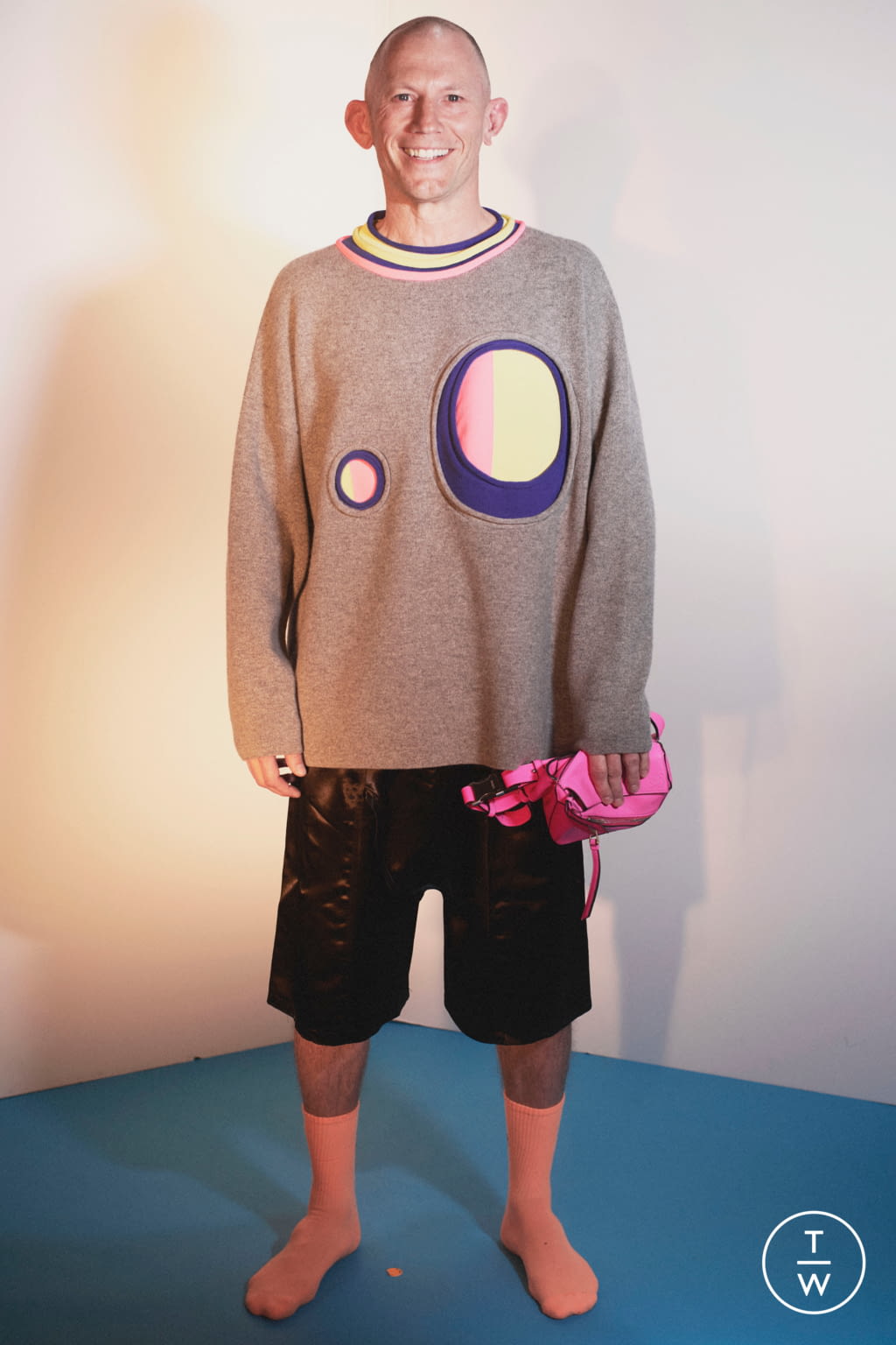 Fashion Week Paris Spring/Summer 2022 look 43 from the Loewe collection menswear
